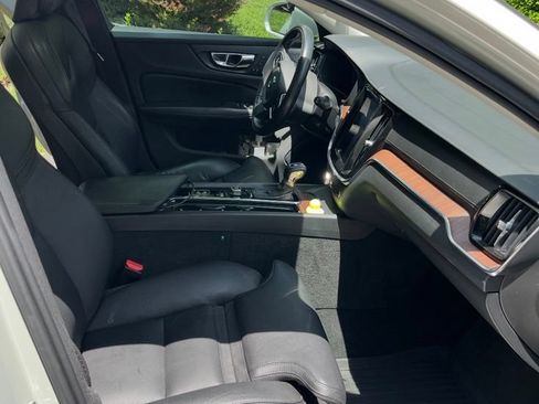 Used 2020 Volvo V60 T5 Cross Country AWD/4WD image 7