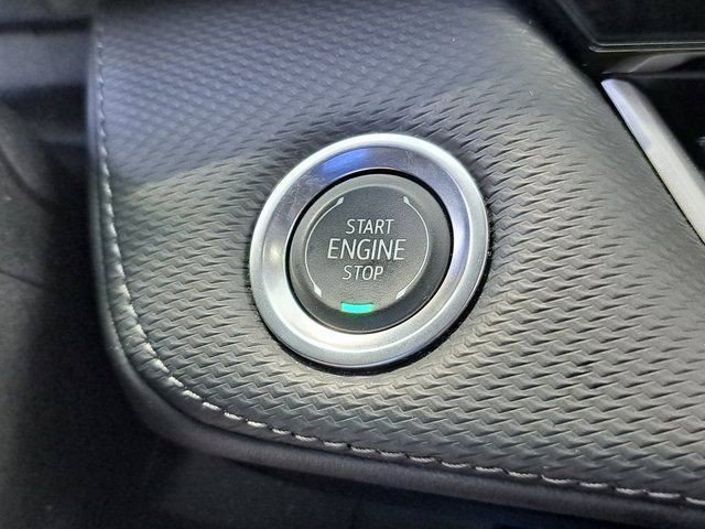 Used 2025 Chevrolet Equinox LT FWD image 14