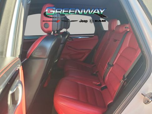 Used 2019 Porsche Macan S image 17