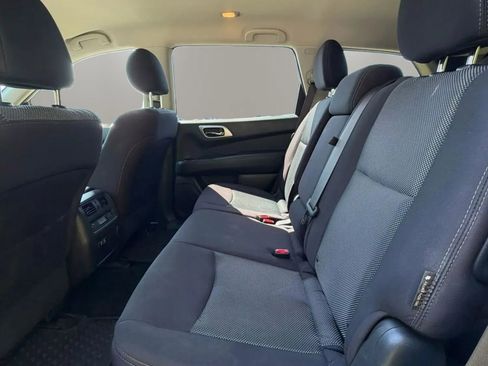 Used 2019 Nissan Pathfinder SV FWD image 11