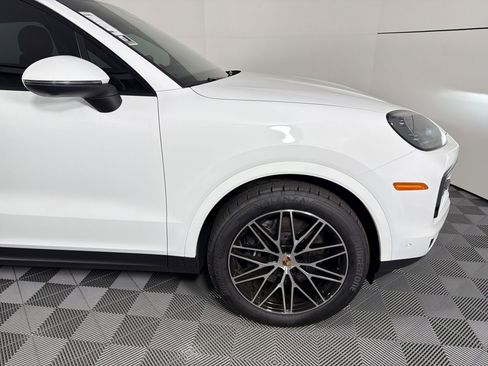 Used 2026 Porsche Cayenne AWD/4WD image 12