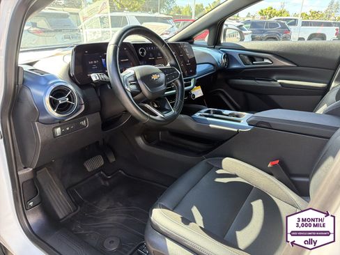 Used 2024 Chevrolet Equinox EV LT AWD/4WD image 9