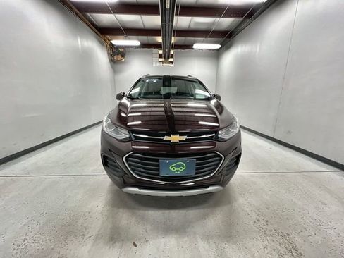 Used 2022 Chevrolet Trax LT AWD/4WD image 3