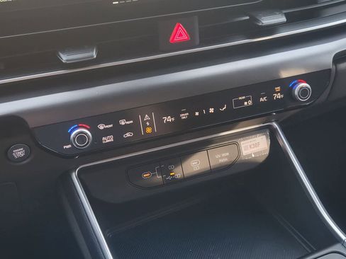 New 2026 Kia Carnival LXS image 17