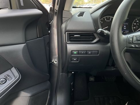 Used 2025 Nissan Sentra S image 23