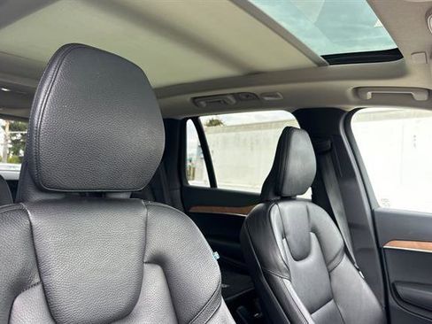 Certified 2023 Volvo XC90 T8 Plus image 19