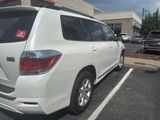 Used 2013 Toyota Highlander 4WD Hybrid image 3