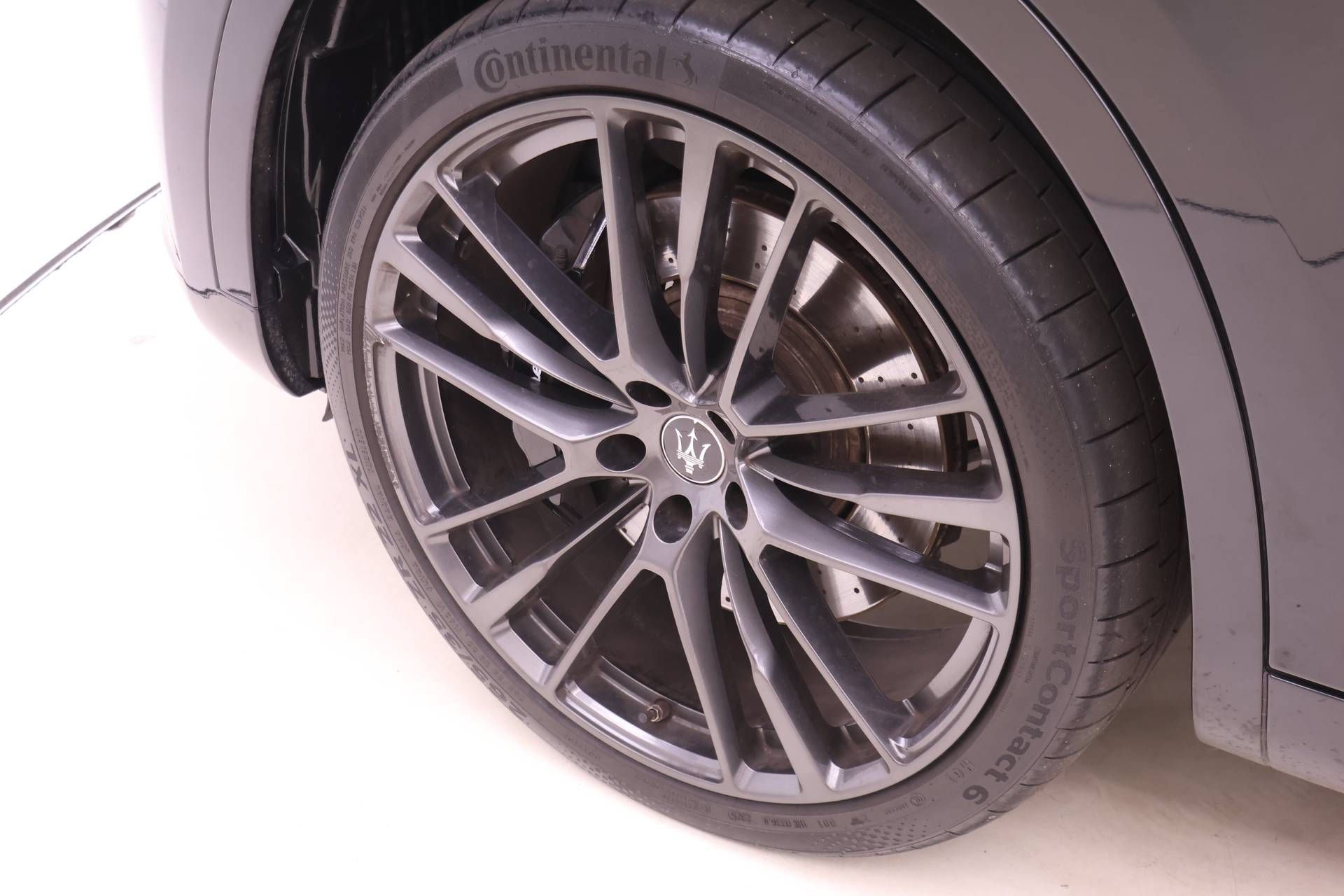 Used 2022 Maserati Levante Trofeo AWD/4WD image 20
