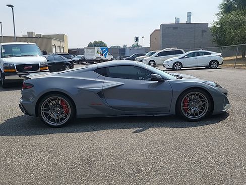 Used 2025 Chevrolet Corvette Z06 w/ Battery Protection Package RWD image 8