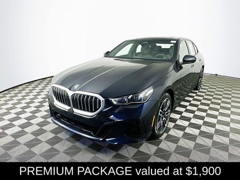 New 2026 BMW 530i xDrive w/ M Sport Package AWD/4WD image 4