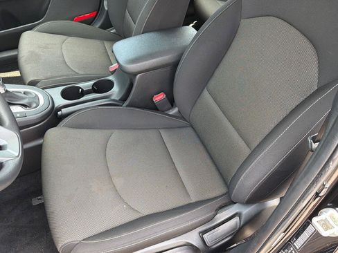 Used 2022 Kia Forte LXS FWD image 29