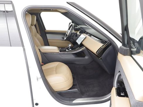 Used 2024 Land Rover Range Rover Sport SE image 19