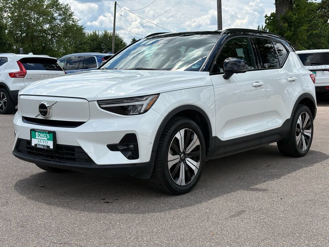 Used 2023 Volvo XC40 Recharge Plus AWD/4WD image 4