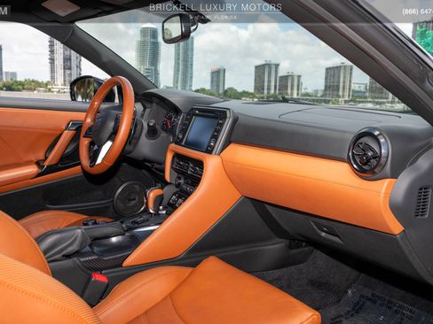 Used 2020 Nissan GT-R Premium w/ Premium Interior Package AWD/4WD image 18
