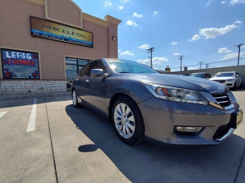 Used 2013 Honda Accord Touring image 2