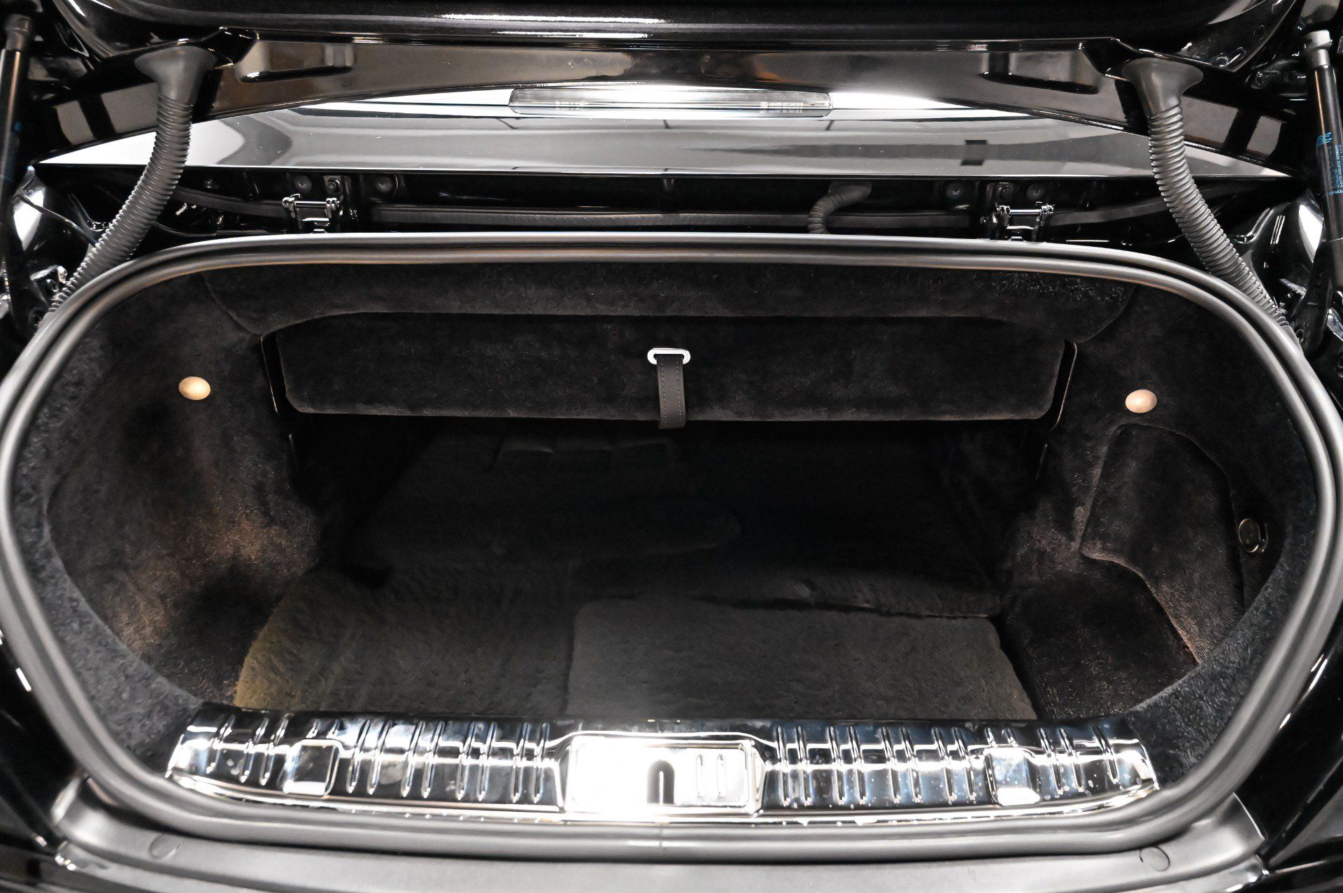 Used 2017 Rolls-Royce Dawn RWD image 31