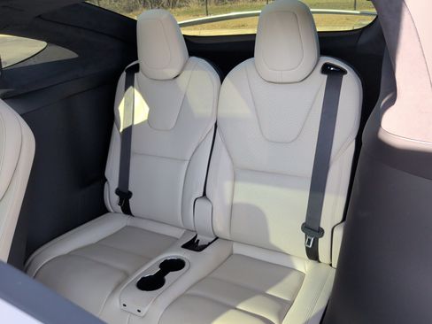 Used 2023 Tesla Model X Plaid image 37