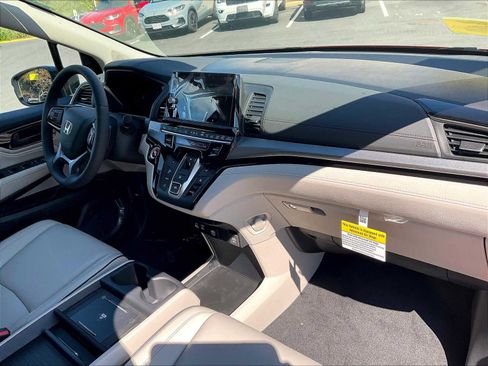 New 2026 Honda Odyssey Touring image 10