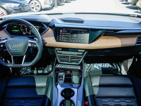 Used 2024 Audi e-tron GT Premium Plus image 12