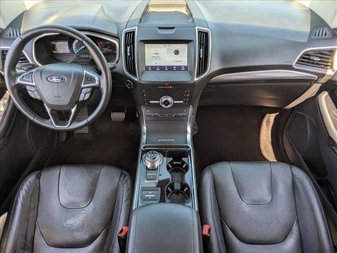 Used 2020 Ford Edge Titanium FWD image 16