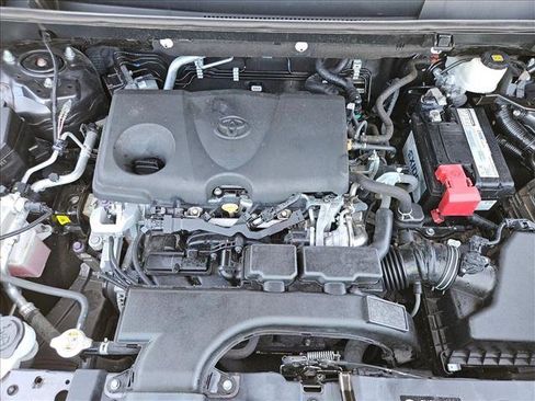 Used 2020 Toyota RAV4 XLE w/ Carpet Mat Package FWD image 27