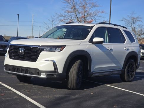 New 2025 Honda Pilot Touring image 15