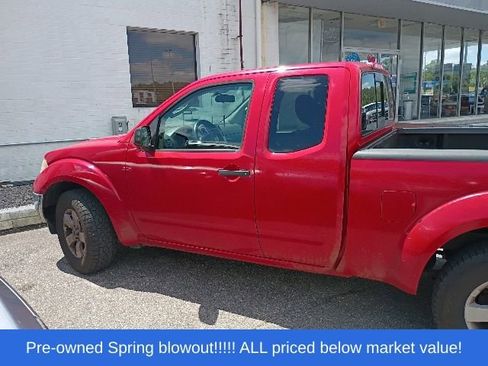 Used 2010 Nissan Frontier SE w/ SE Value Truck Pkg RWD image 2