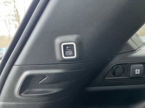 Used 2024 Jeep Grand Cherokee Altitude AWD/4WD image 9
