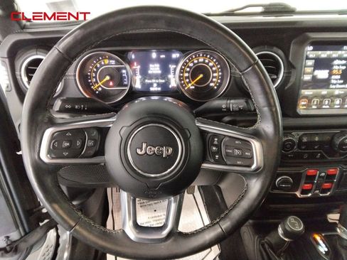 Used 2019 Jeep Wrangler Unlimited Sahara image 11