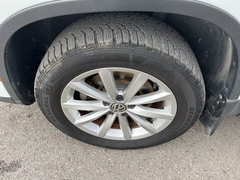 Used 2017 Volkswagen Tiguan Wolfsburg Edition image 21
