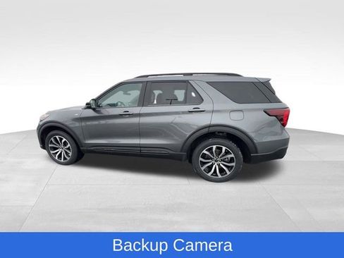 Used 2025 Ford Explorer ST-Line image 6