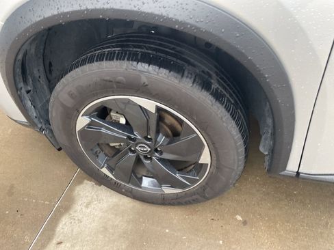 Used 2024 Nissan Rogue SV FWD image 25