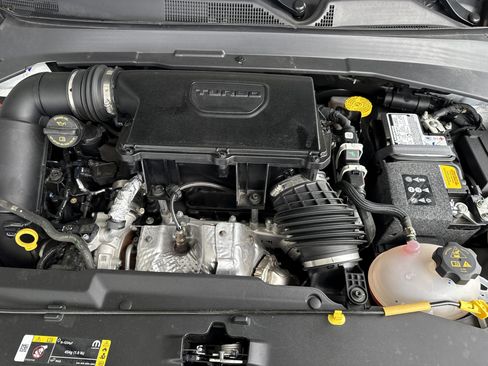 Used 2025 Jeep Compass Trailhawk image 31