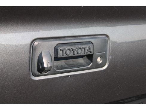 Used 2019 Toyota Tacoma TRD Off-Road image 32