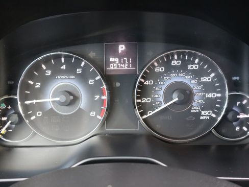 Used 2010 Subaru Outback 3.6R Limited image 33