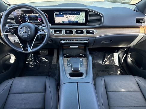 Used 2025 Mercedes-Benz GLE 350 4MATIC image 2