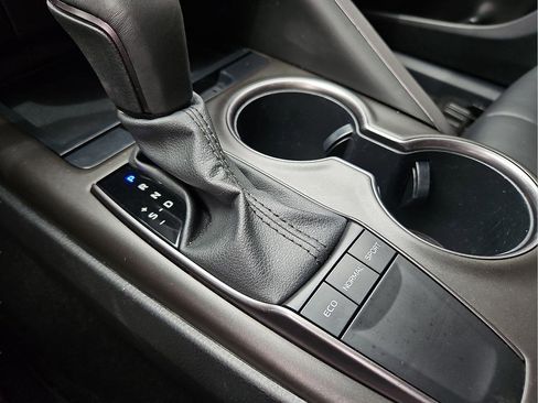 Used 2023 Toyota Camry SE FWD image 20
