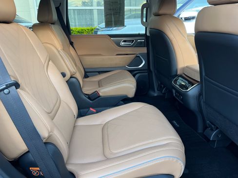 Certified 2026 INFINITI QX80 Luxe w/ Cargo Package AWD/4WD image 23