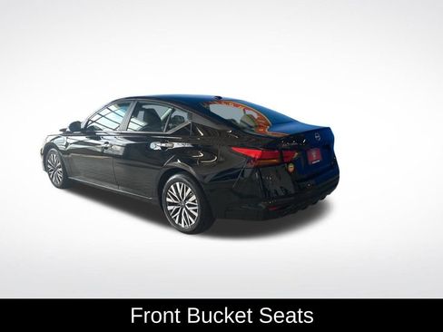 Used 2025 Nissan Altima 2.5 SV FWD image 19