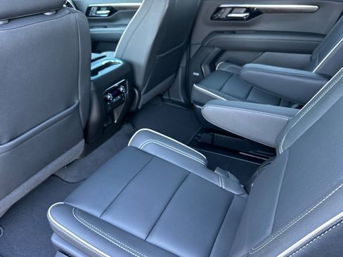 New 2026 Chevrolet Suburban Premier image 12