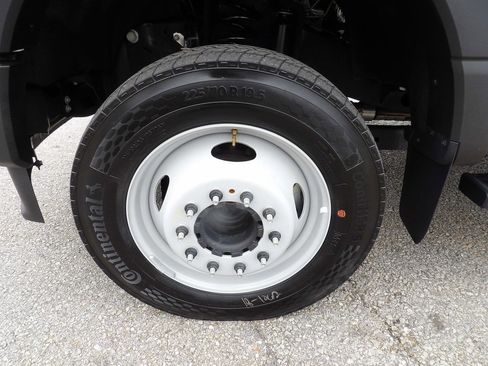 Used 2024 Ford F550 image 69