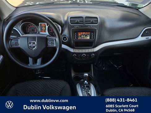 Used 2018 Dodge Journey SE image 15