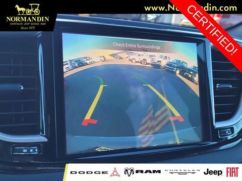 Certified 2025 Chrysler Pacifica Select FWD image 10