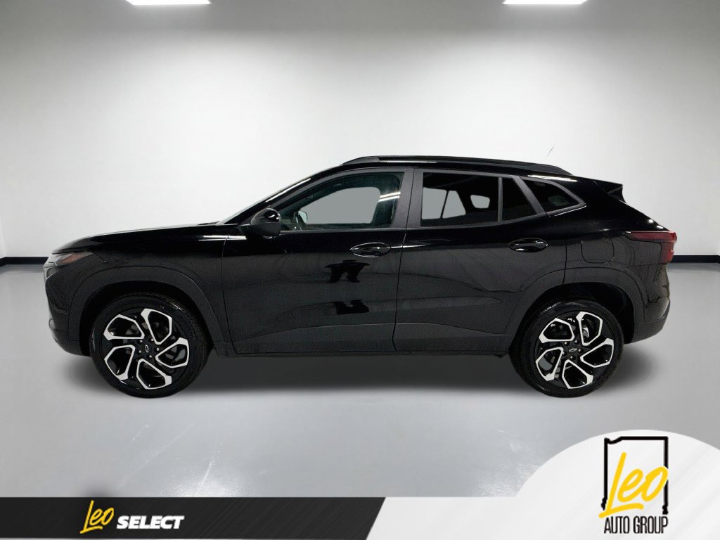 Used 2024 Chevrolet Trax RS FWD image 11