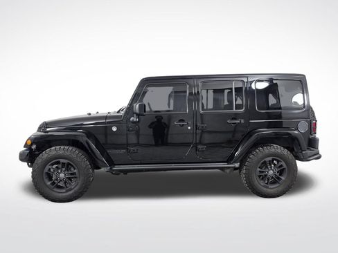 Used 2017 Jeep Wrangler Unlimited Sahara AWD/4WD image 37