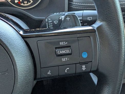 Used 2023 Nissan Rogue SV image 23