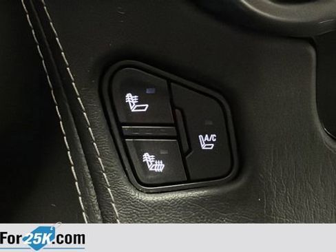 Used 2016 Chevrolet Suburban LTZ AWD/4WD image 35