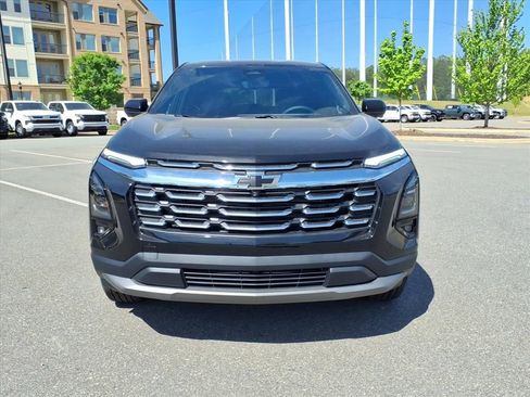 New 2026 Chevrolet Equinox LT w/ Convenience Package II FWD image 32