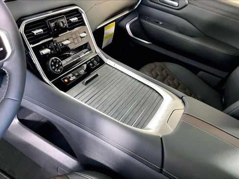 New 2026 Nissan Armada Platinum Reserve AWD/4WD image 12
