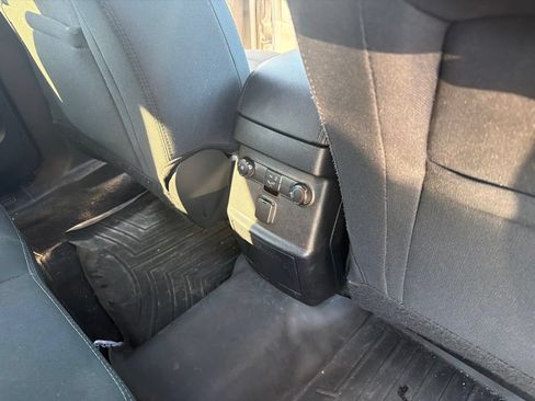 Used 2017 Ford Explorer XLT AWD/4WD image 29
